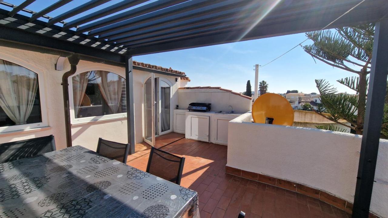 Maison De Vacances Avec Amarre Empuriabrava Bagian luar foto